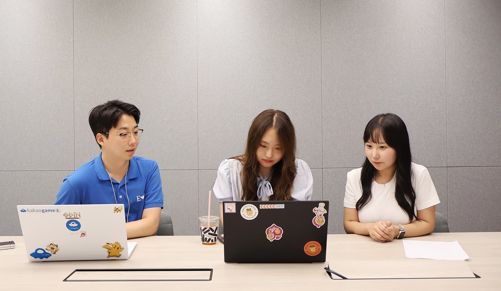 인터뷰 준비 중인 카겜 사업PM 세 분